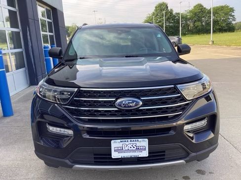 Used 2020 Ford Explorer XLT w/ Equipment Group 202A AWD/4WD image 3