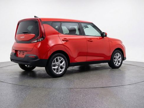 Used 2025 Kia Soul LX w/ LX Technology Package image 9