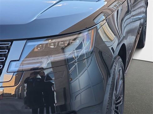 New 2026 Land Rover Range Rover Long Wheelbase SE image 18