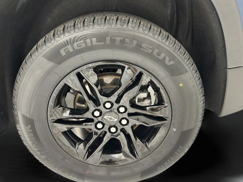 Used 2023 Chevrolet Traverse LT w/ Midnight/Sport Edition AWD/4WD image 8