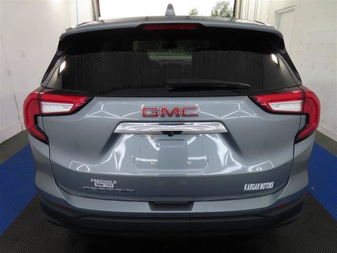 Used 2023 GMC Terrain SLE FWD image 11