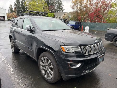 Used 2018 Jeep Grand Cherokee Overland image 2