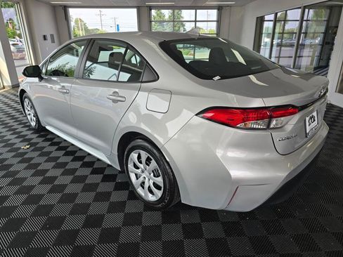 Used 2024 Toyota Corolla LE FWD image 5