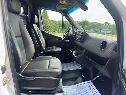 Used 2023 Mercedes-Benz Sprinter 2500 image 27