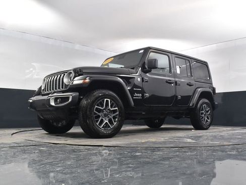 Used 2024 Jeep Wrangler Sahara image 39
