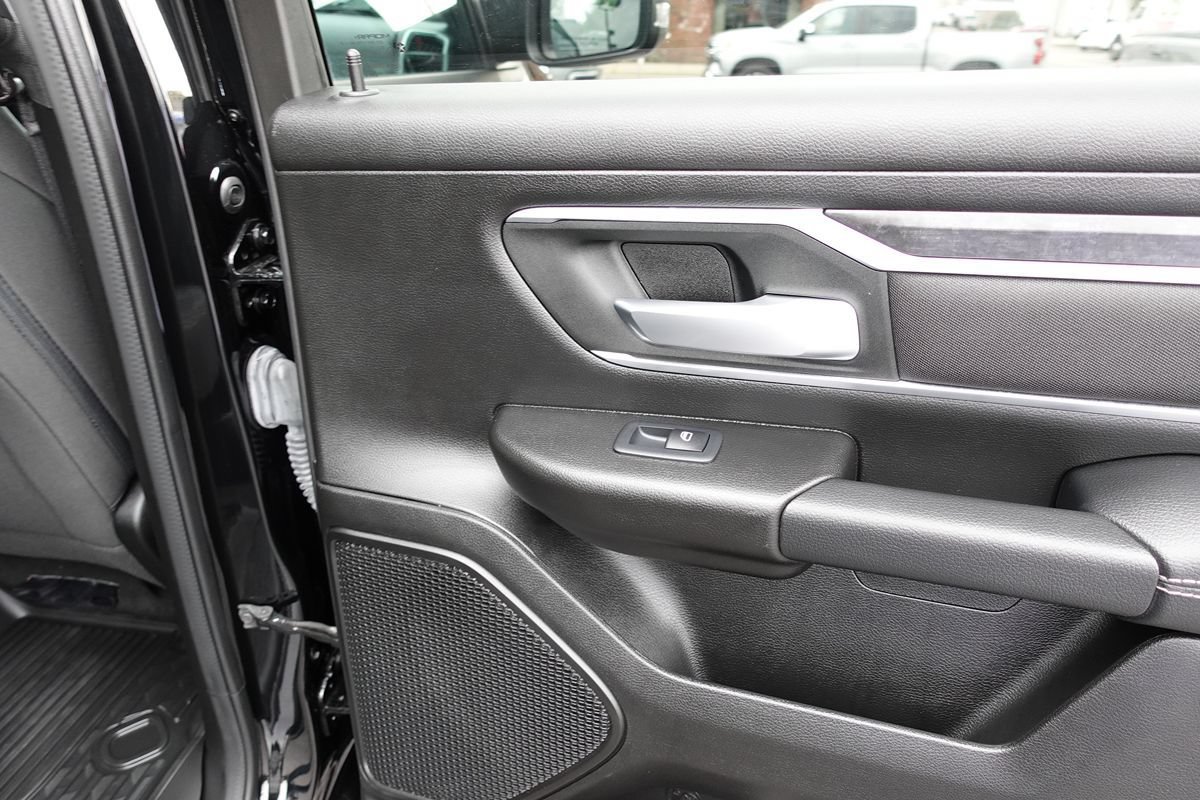 Used 2023 RAM 1500 Big Horn AWD/4WD image 29