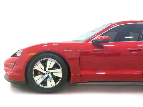 Used 2022 Porsche Taycan 4S image 3