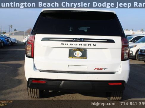 Used 2024 Chevrolet Suburban RST w/ Luxury Package image 4