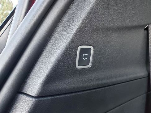 Used 2026 Chrysler Voyager LX image 25