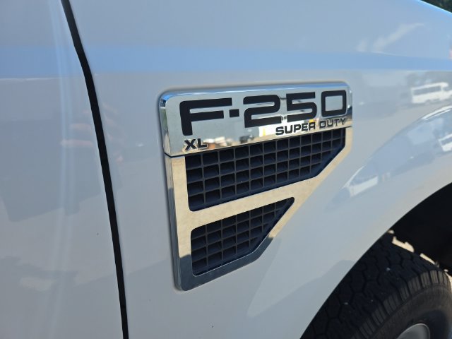 Used 2008 Ford F250 4x4 Regular Cab Super Duty image 23