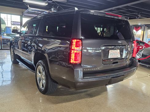 Used 2018 Chevrolet Suburban LT image 5