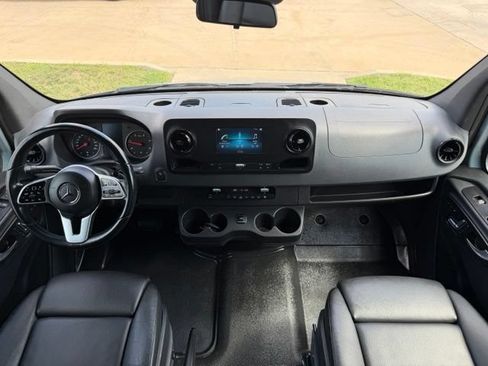 Used 2022 Mercedes-Benz Sprinter 2500 image 23