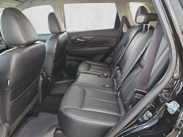 Used 2017 Nissan Rogue SL FWD image 16