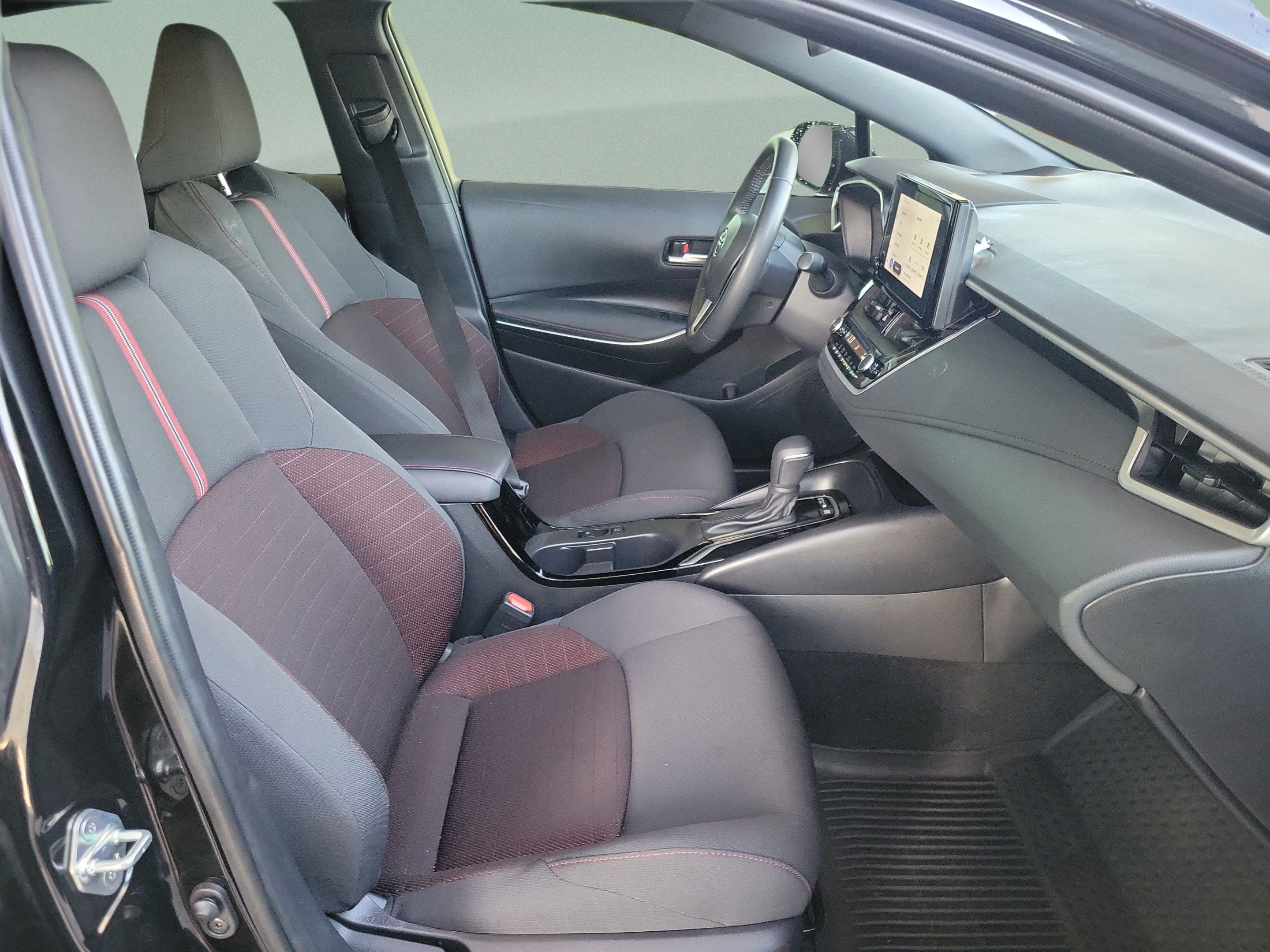 Certified 2024 Toyota Corolla SE FWD image 33
