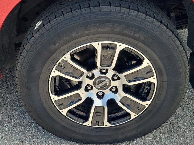 Used 2023 Nissan Titan SV w/ SV Convenience Package RWD image 8