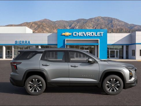 New 2027 Chevrolet Equinox LT FWD image 3