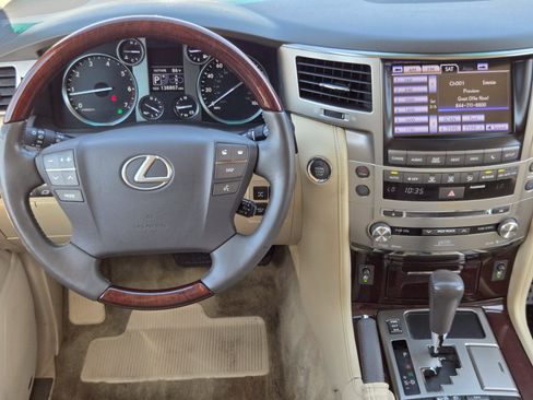 Used 2014 Lexus LX 570 4WD w/ Luxury Package image 24