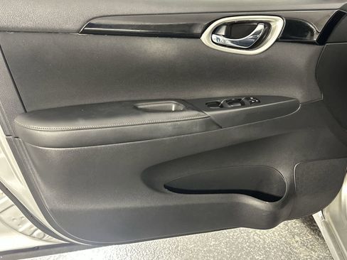 Used 2017 Nissan Sentra SV image 29
