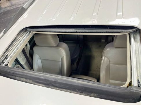 Used 2017 Chevrolet Tahoe Premier AWD/4WD image 23