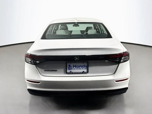 Used 2023 Honda Accord EX image 6