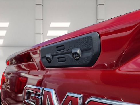 New 2026 GMC Sierra 1500 SLT image 4