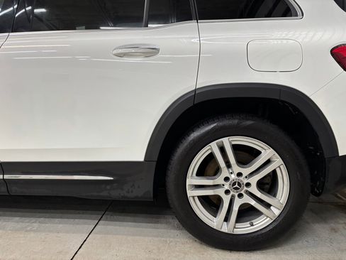 Used 2021 Mercedes-Benz GLB 250 4MATIC image 6