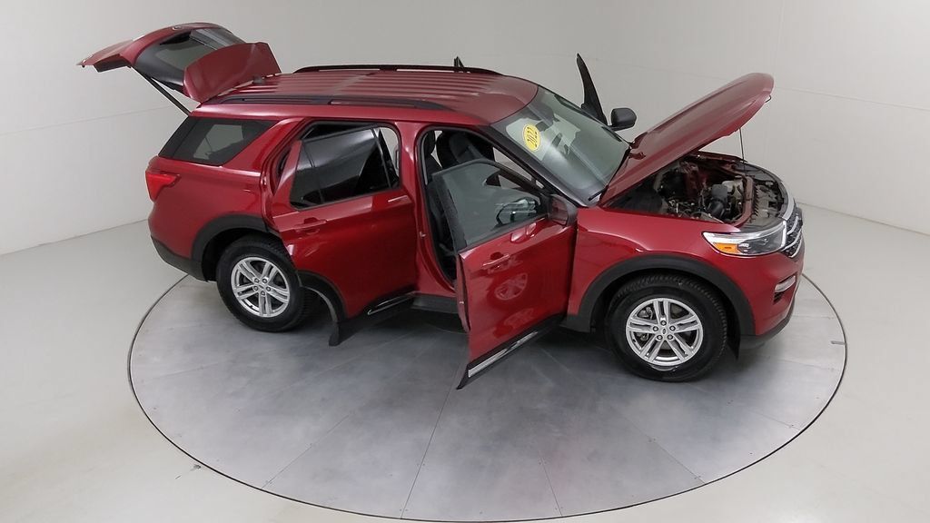 Certified 2022 Ford Explorer XLT w/ Equipment Group 202A AWD/4WD image 47