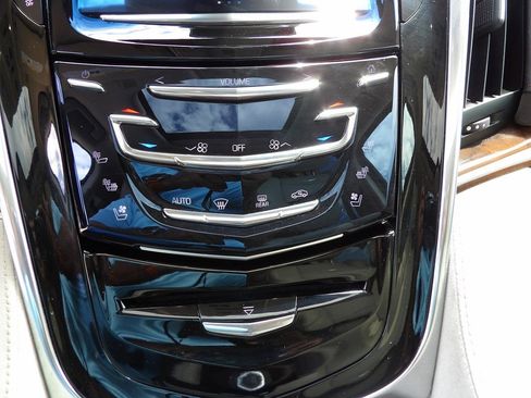 Used 2017 Cadillac Escalade ESV Luxury image 25