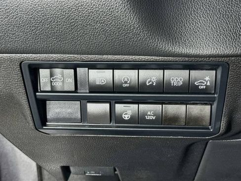 Used 2025 Toyota Tundra Limited w/ TRD Off-Road Package AWD/4WD image 10