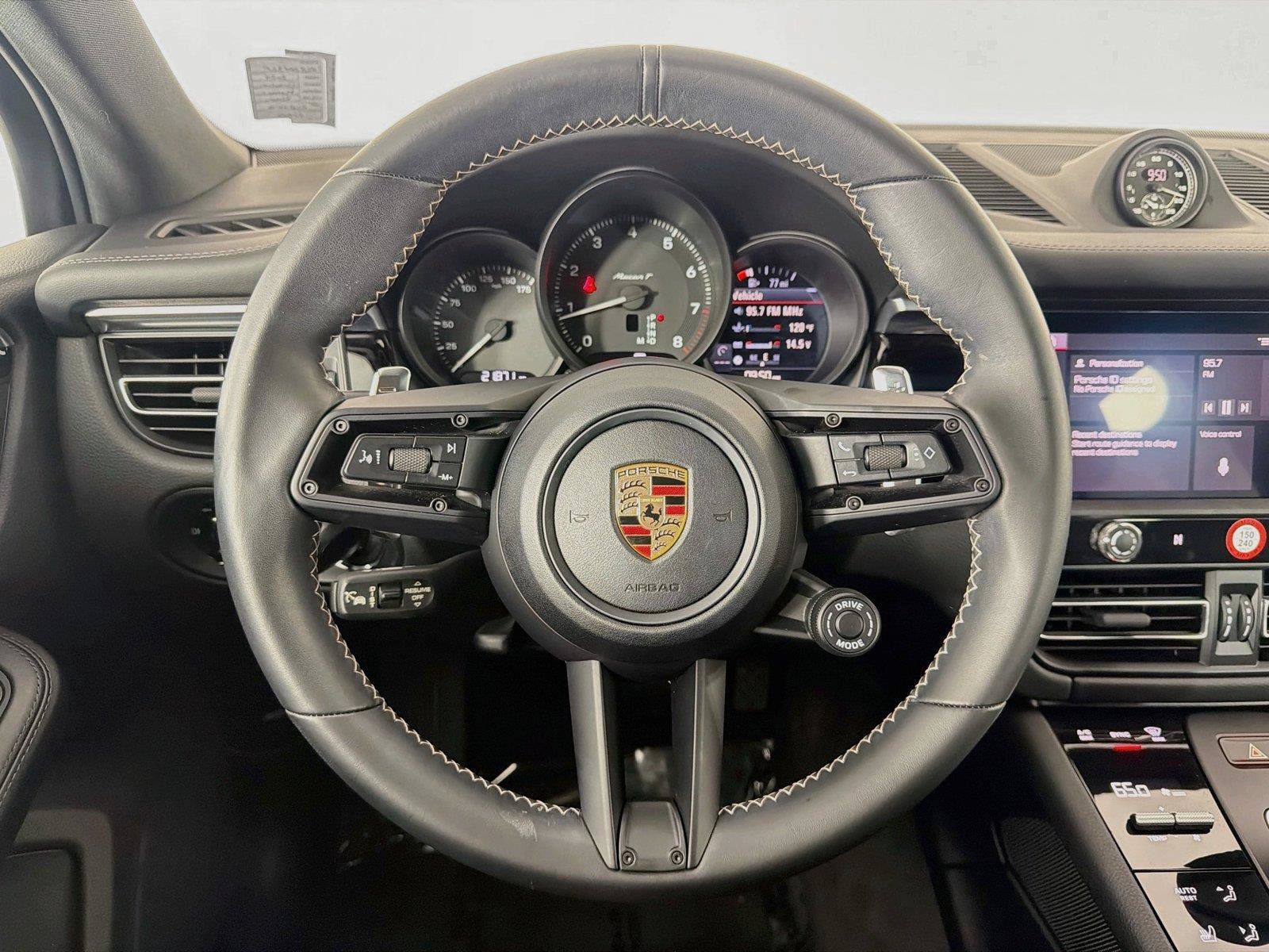 Certified 2024 Porsche Macan AWD/4WD image 11