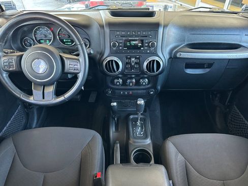 Used 2017 Jeep Wrangler Unlimited Sport w/ Quick Order Package 24S AWD/4WD image 12