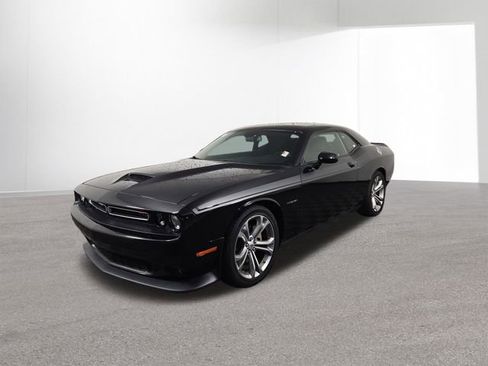 Used 2022 Dodge Challenger R/T RWD image 2
