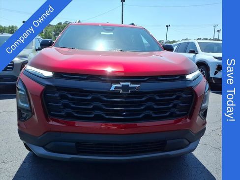 New 2026 Chevrolet Equinox LT w/ Convenience Package II FWD image 9
