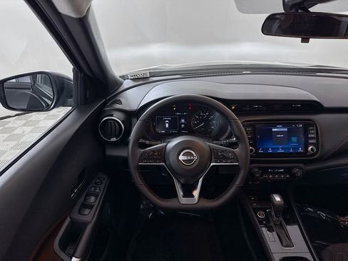Used 2024 Nissan Kicks SR image 20
