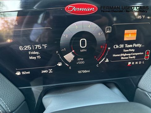 Used 2025 GMC Yukon XL Denali AWD/4WD image 8