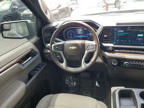 Used 2022 Chevrolet Silverado 1500 LT image 13