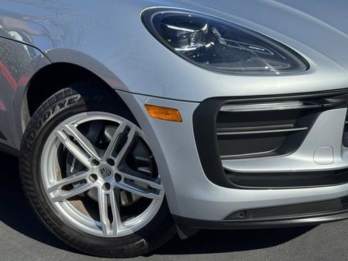 Used 2024 Porsche Macan image 2
