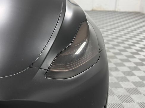 Used 2022 Tesla Model Y Long Range AWD/4WD image 10