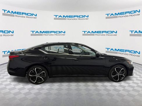 Used 2024 Nissan Altima 2.5 SR w/ SR Premium Package FWD image 5