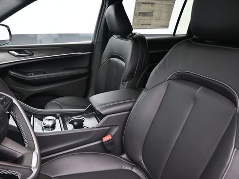 New 2025 Jeep Grand Cherokee L Limited w/ Black Appearance Package image 31