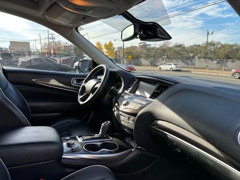 Used 2020 INFINITI QX60 Luxe w/ Essential Package image 17