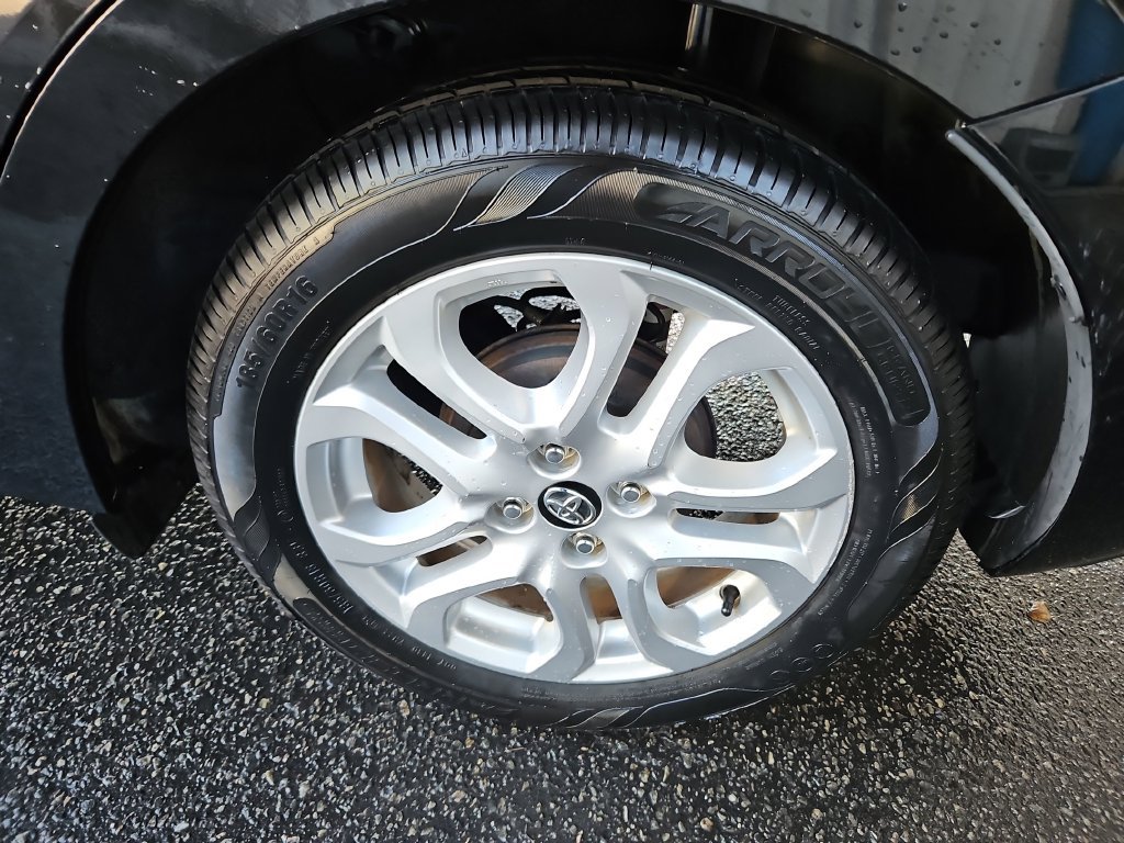 Used 2017 Toyota Yaris iA FWD image 29