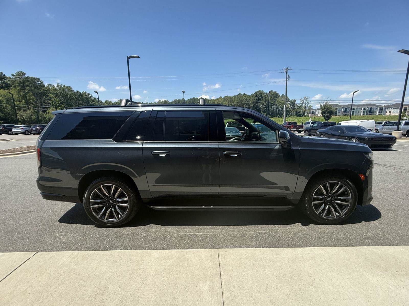 Used 2021 Cadillac Escalade ESV Sport w/ Driver Assist Tech Package AWD/4WD image 37
