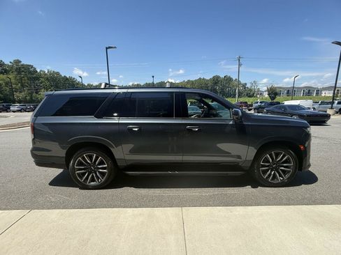 Used 2021 Cadillac Escalade ESV Sport w/ Driver Assist Tech Package AWD/4WD image 37