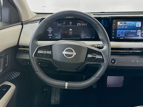 Used 2023 Nissan Ariya FWD image 18