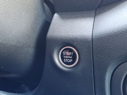 Used 2024 Nissan Frontier SV w/ SV Convenience Package image 23