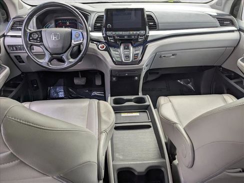 Used 2018 Honda Odyssey Elite image 17