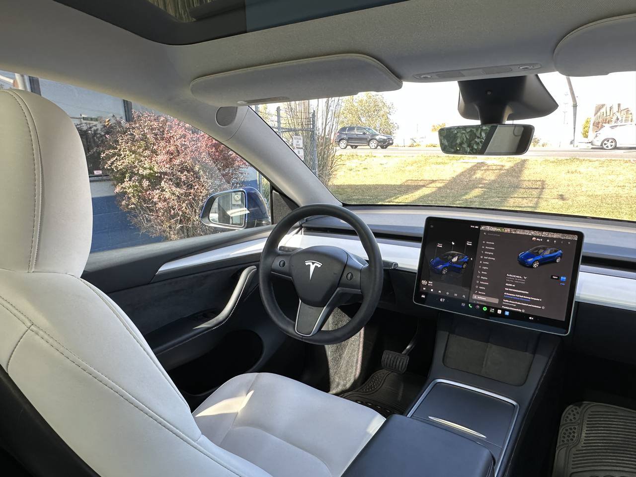 Used 2024 Tesla Model Y Long Range AWD/4WD image 28