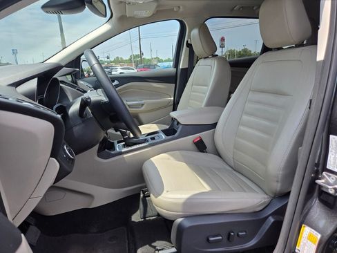Used 2019 Ford Escape Titanium AWD/4WD image 9