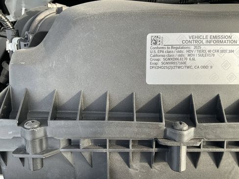 Used 2025 Chevrolet Express 3500 Extended w/ Driver Convenience Package image 10